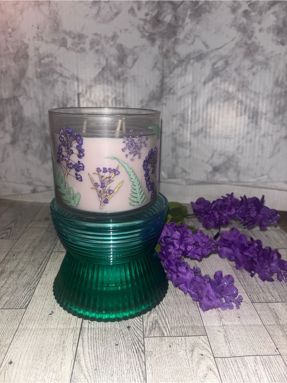 Bath & body Works, three wick glass green candle holder